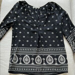 Violet & Claire Black and White Patterned Women's Shirt